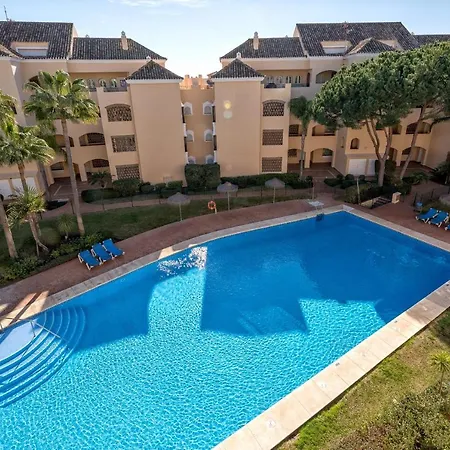 Apartment Beachfront Penthouse Elviria Playa 2 *
